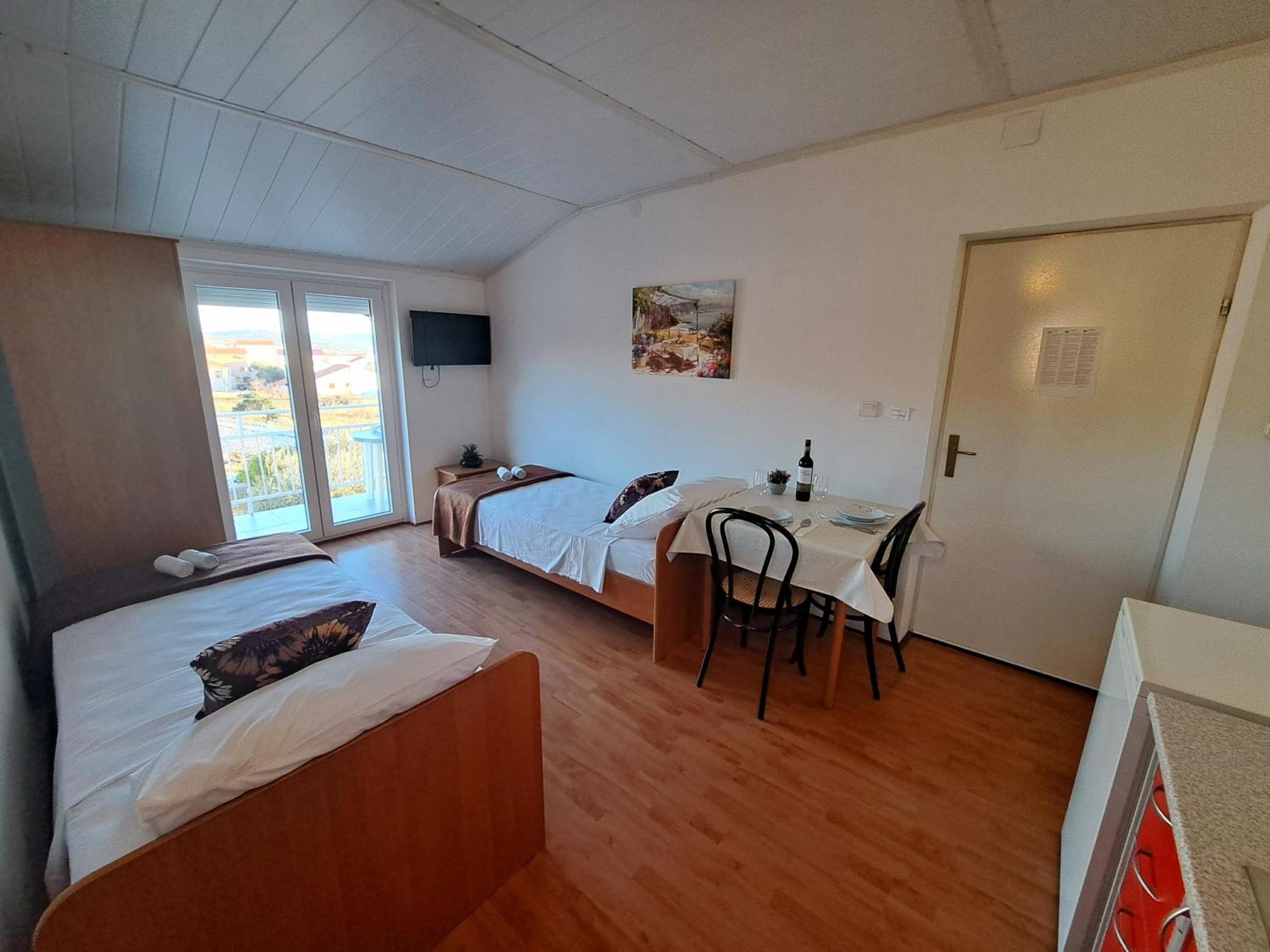 Apartments Maruna Maslenica Ngoại thất bức ảnh