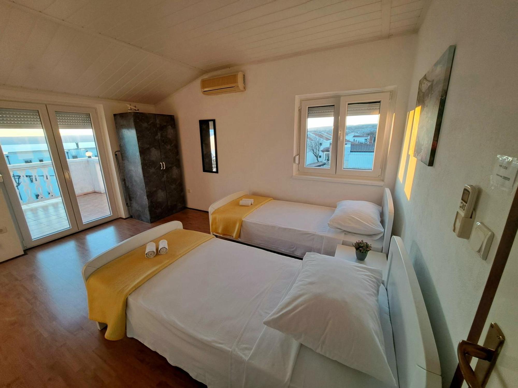 Apartments Maruna Maslenica Ngoại thất bức ảnh