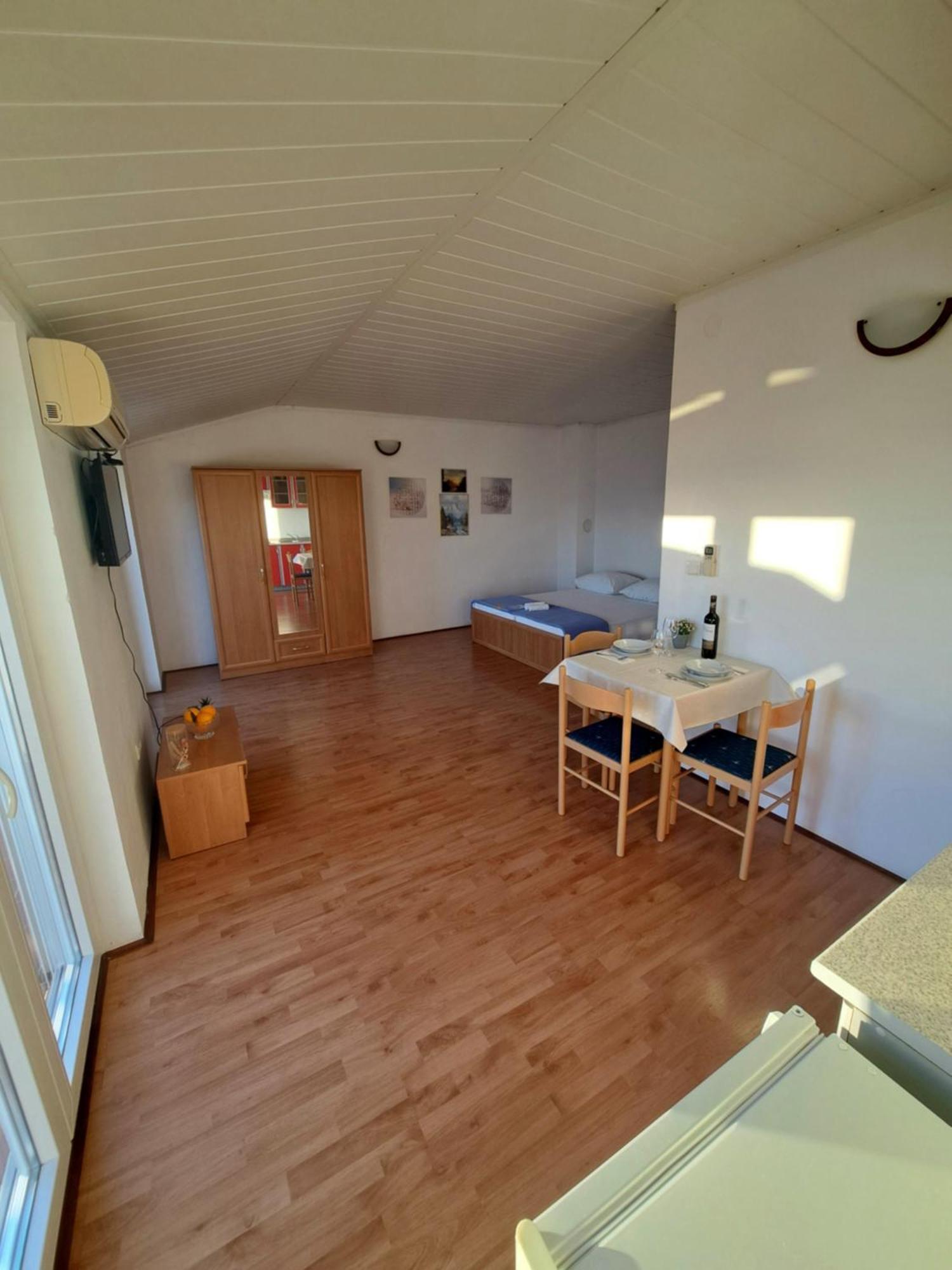Apartments Maruna Maslenica Ngoại thất bức ảnh